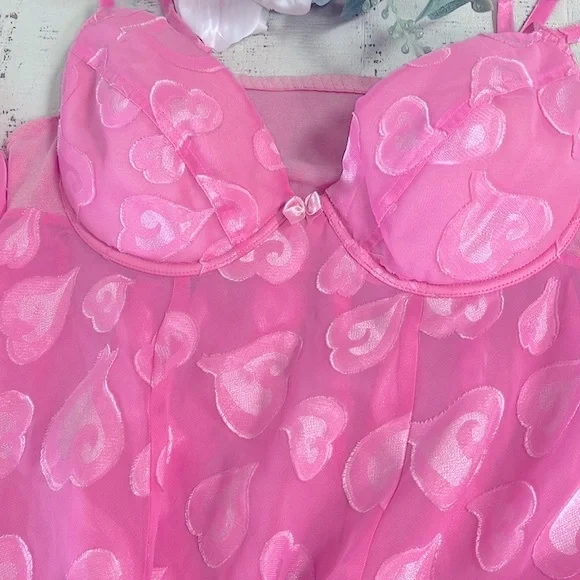 Victoria’s Secret Vintage Pink Hearts Gown Miracle Underwire/Push-up Bra Front - Picture 8 of 10